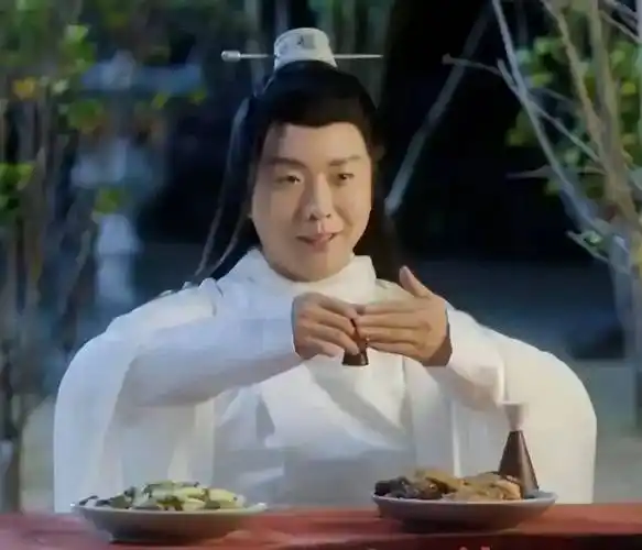 然而最近,许久未公开露面的李玉刚,以古装扮相再次出现在大众视野