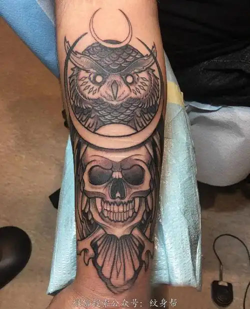 猫头鹰纹身 男生手臂上猫头鹰纹身图片