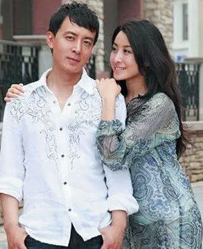 王雅捷的老公名叫于洋,是内地的男演员,两人2011年登记结婚,2014年生