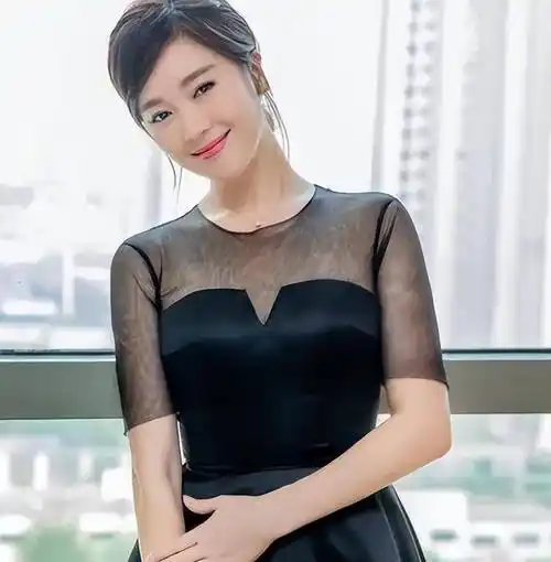 46岁左小青惹争议!