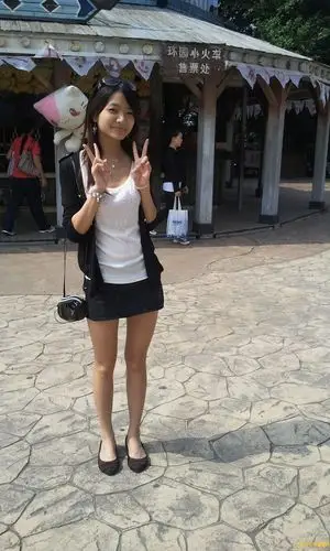 (12月最新上传)晒晒我女友的照片~用9000岁照的,真给力!