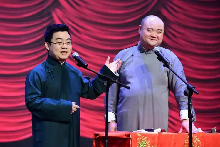 人物专访危机感的相声演员李丹