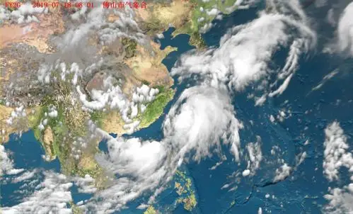 气象局预报,受南海热带低压和台风"丹娜丝"共同影响,我区酷热天气持续