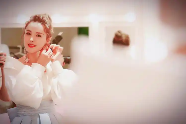 王紫菲应邀赴美举办菲入君心独唱音乐会