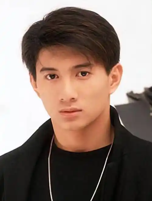 53岁的吴奇隆:尽管岳母比自己小2岁,给她尽孝也能坦然_父亲_马雅舒