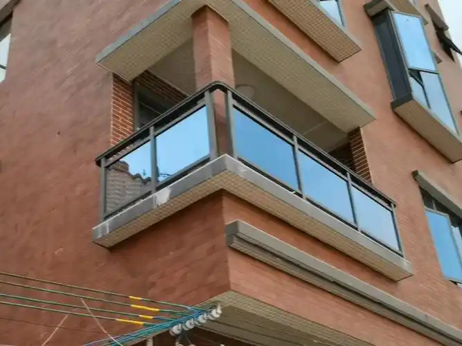 简约铝艺玻璃护栏