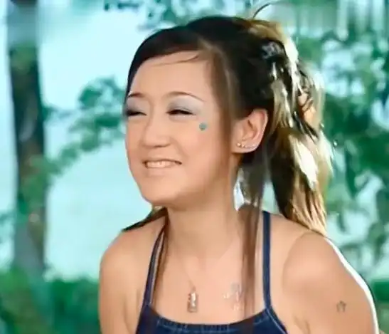 2003版《粉红女郎》,原来是部复古穿搭教程