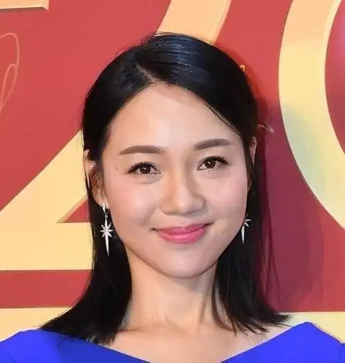 安徽台名嘴周群发文疑似婚姻告急背后过的竟是丧偶式婚姻