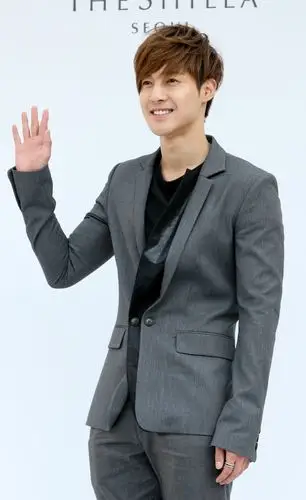 金贤重首张日语大碟热销 登公信榜专辑冠军