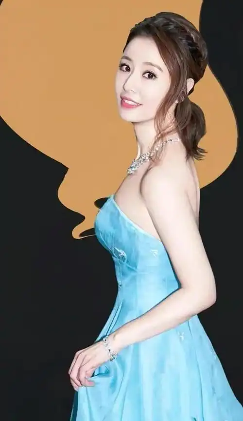 林心如长的太美了精致五官美丽大方