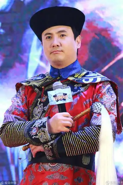 欧阳娜娜穿旗袍惊艳 却被沈腾表情抢镜了