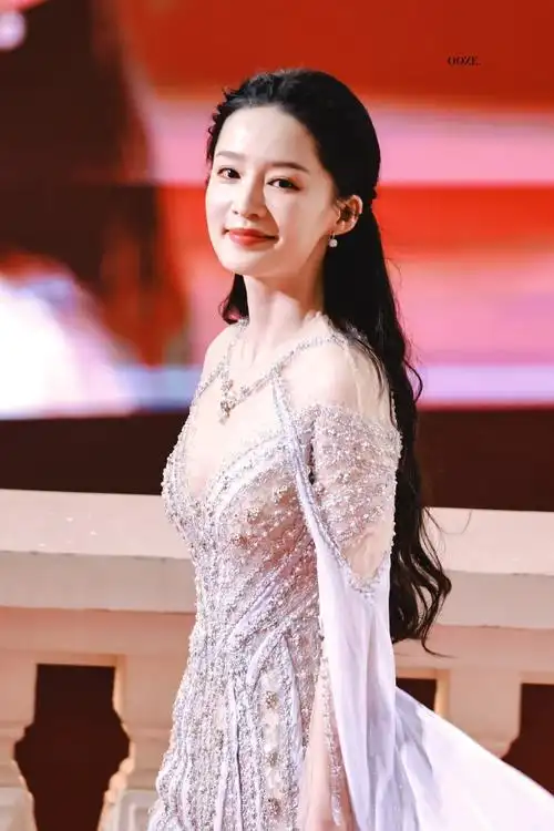 李沁gq工作室出图##gq红毯