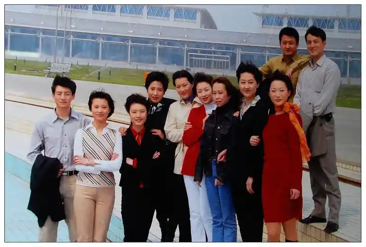 吉林卫视的新闻中心主持人,播音员