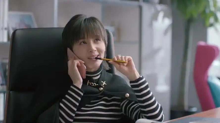 欢乐颂小邱失恋被打住院结果变成拼命三郎惊呆曲筱绡