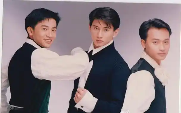 小虎队的《青苹果乐园》,一首歌也是一种心境,听了想回到童年!