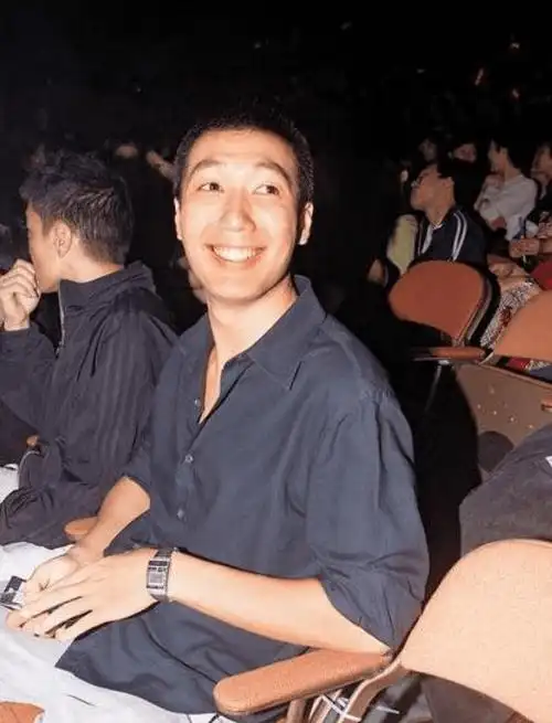 而刘建浩也特别喜欢陈慧琳身上的公主气质,他喜欢陈慧琳的纯净,这是他