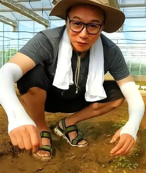 "虚竹"高虎:捧红黄渤,因违法断送前途,隐退多年现状如何了?