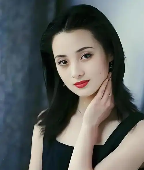 蒋勤勤年轻时有多惊艳?琼瑶阿姨看了直夸轻柔似水,灵气逼人