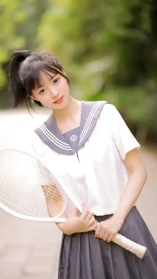 【校园美女图片6张】女生壁纸唯美小清新图片个性时尚美女壁纸图片