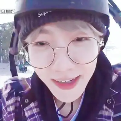 边伯贤 自截头像