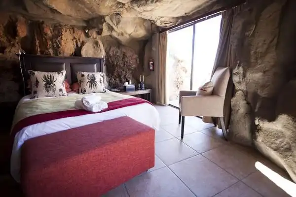 南非遁世洞穴里有奢华酒店 带旅客重回千年前古代生活