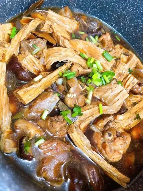 香菇腐竹炖鸡