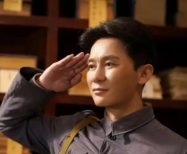 从照片中走出来一样|宋佳|李晨|演员|二战|唐国强|蒋勤勤_网易订阅