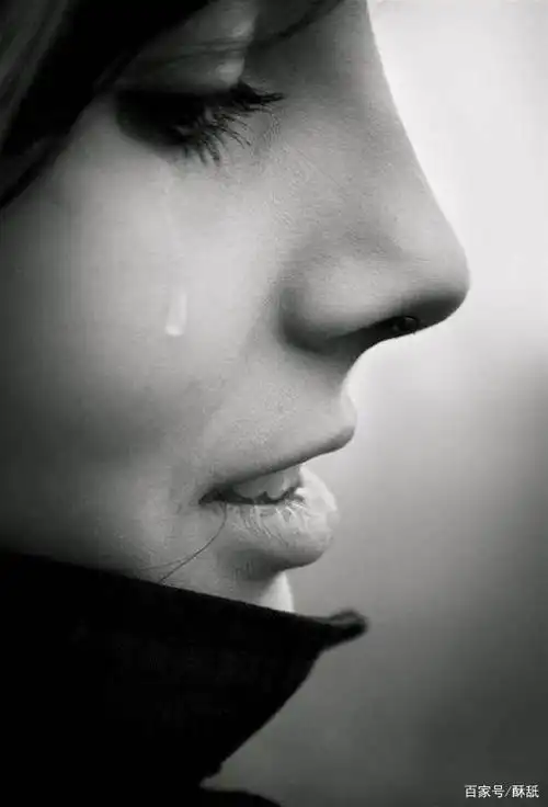 在我们生活中有时候会不知是因为什么原因就特别想哭,那这是为什么呢?