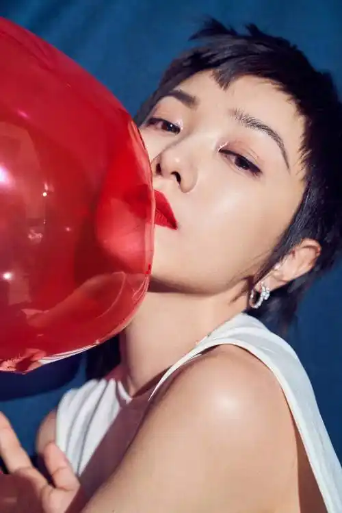 郭采洁绯闻男友伊德尔澄清网上其烂人传闻 但没否认与郭采洁恋情_网友