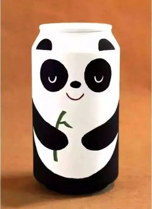废弃的易拉罐,酸奶瓶等等,利用起来,画上萌萌的动物,看我可爱吗?