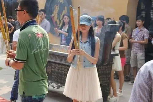 电影药王谷开机张茗仪演技好评以林心如为榜样