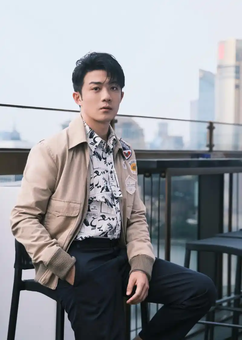 李泽锋卡其风衣时尚写真图片16