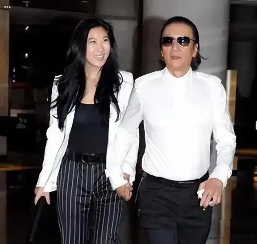 谢贤现身,中风瘫痪谣言不攻自破,宝刀未老,将再度回归影坛|马|曾江