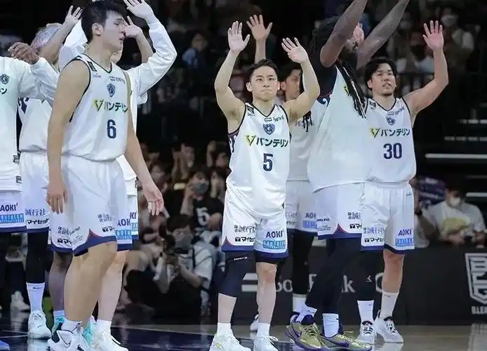 日本篮球的新招牌倒下去了_腾讯新闻
