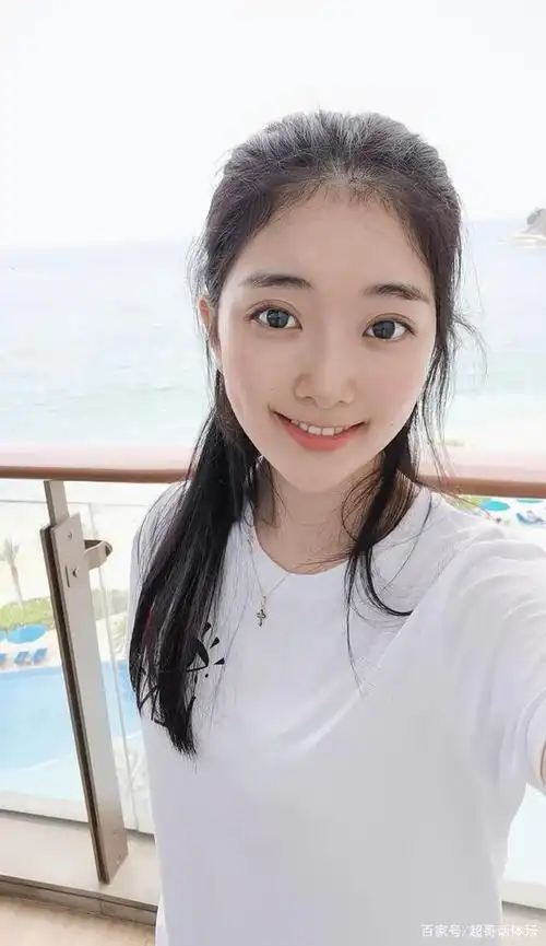 25岁花滑女神生娃当妈!1米66身材傲人,老公富二代开豪车