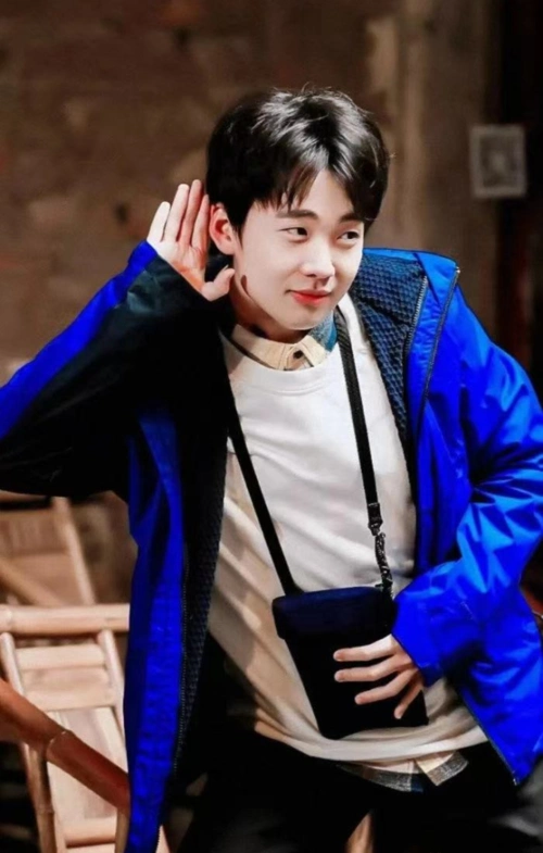 郭麒麟疑遭《奔跑吧》恶意对待 出场配侮辱性歌词