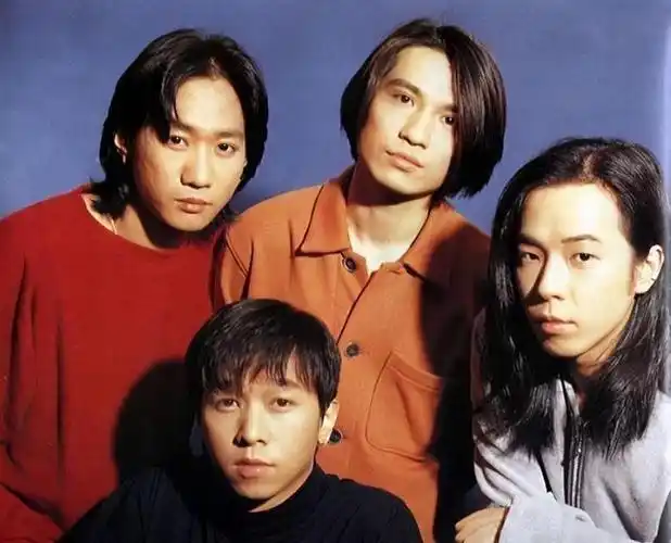 黄家驹离开的第27年要说关系最好的就是黄贯中了吧