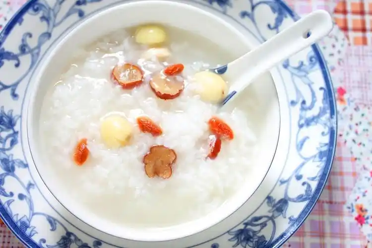 你的健康你做主为你奉上美味的五谷杂粮营养粥!