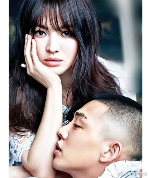 宋慧乔晒与刘亚仁合照,真的是久违的同框了