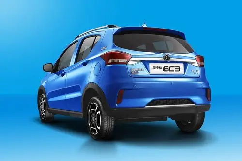北汽新能源ec3正式上市续航里程261km