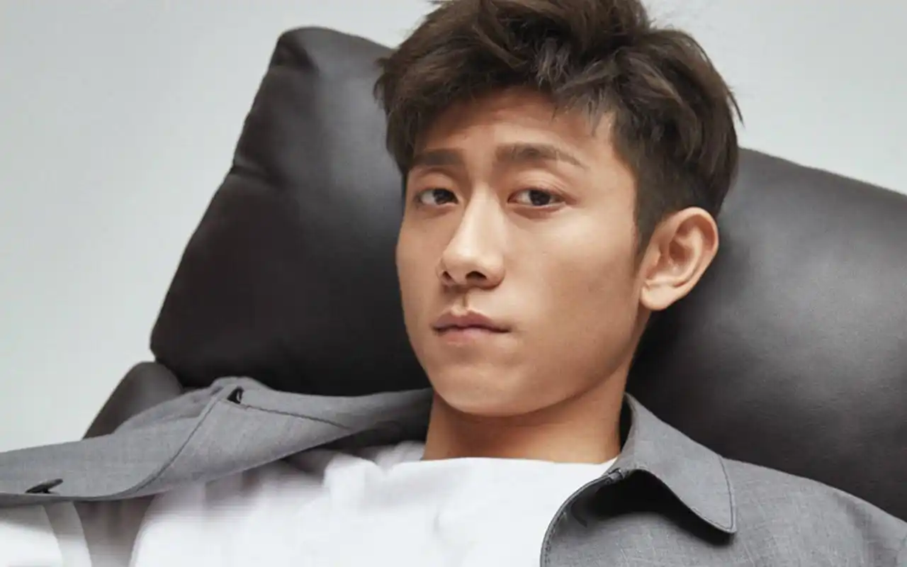 张一山雅痞时尚帅气写真高清壁纸