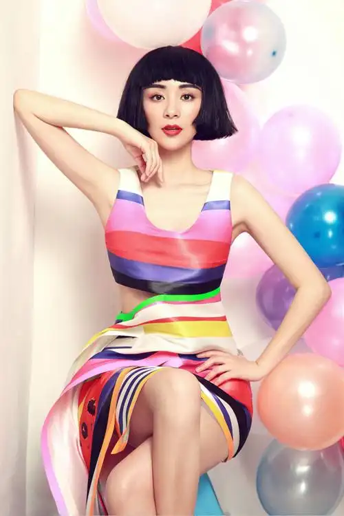 美女明星刘庭羽夏日梦幻写真