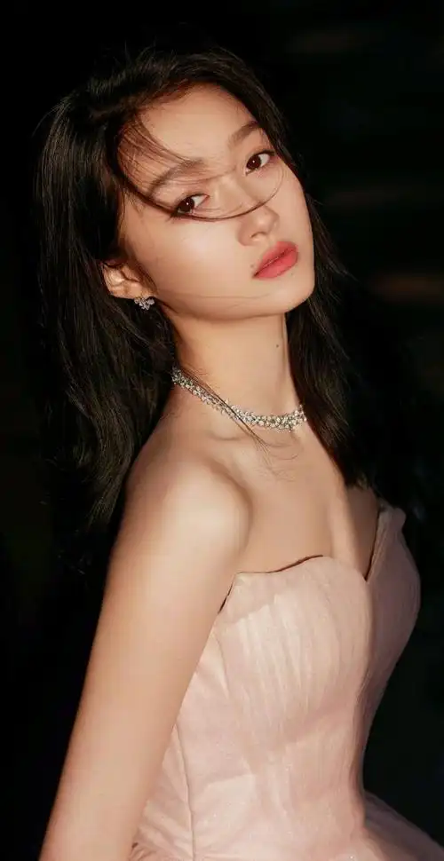 关晓彤高清写真图集豆蔻年华楚楚动人