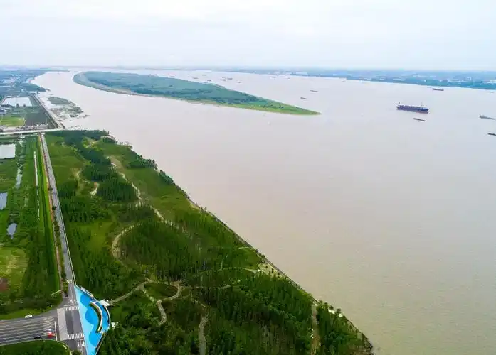 江苏泰兴长江增殖放流巩固禁渔成果