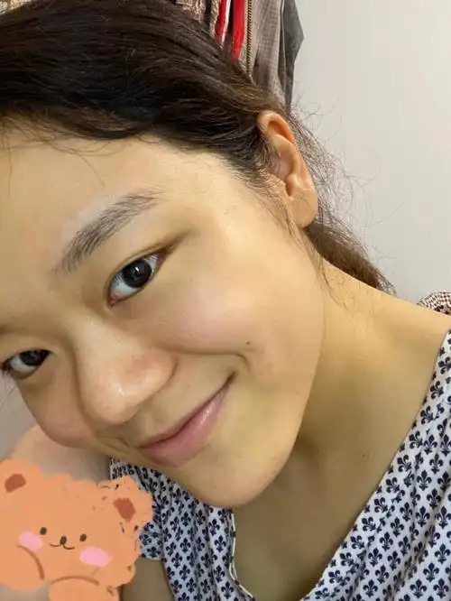 25岁女生洗完澡后的素颜已经是这样了