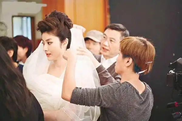 进入娱乐圈纯粹是爱好,还是回家继承家产._向华强_陈惠敏_香港