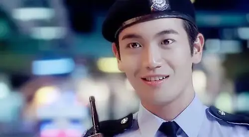 你们愿意嫁给现代装的张智尧吗