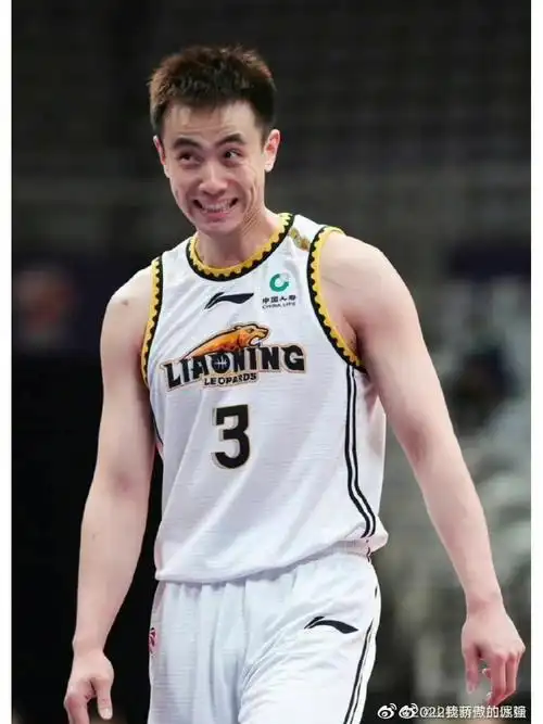 喊出我们的口号——1234我爱辽篮#辽宁男篮  #赵继伟  #辽宁总冠军