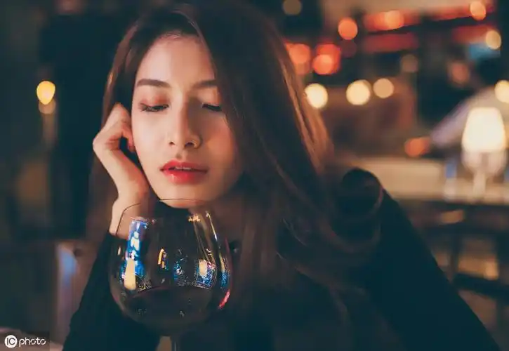 长相高冷有气场的女生 怼人气场强大生人勿进  第2张