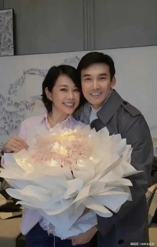 52岁陈松伶咋整成啥样了?不敢认了,与原来的模样相比变化有点大